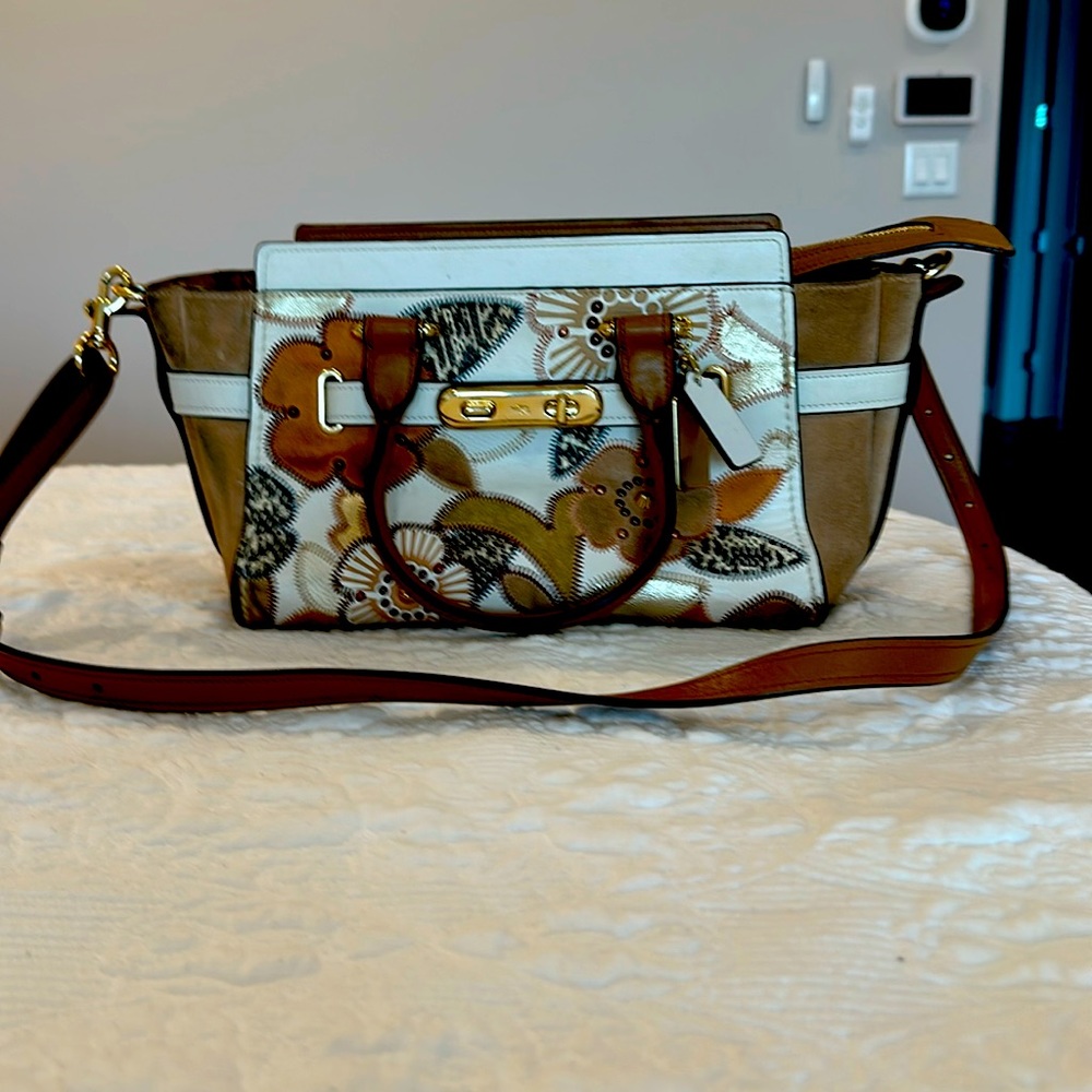 COACH SWAGGER 27 WITH PATCHWORK TEA ROSE